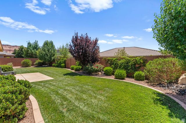 902 E 3950 S, Washington, UT 84780