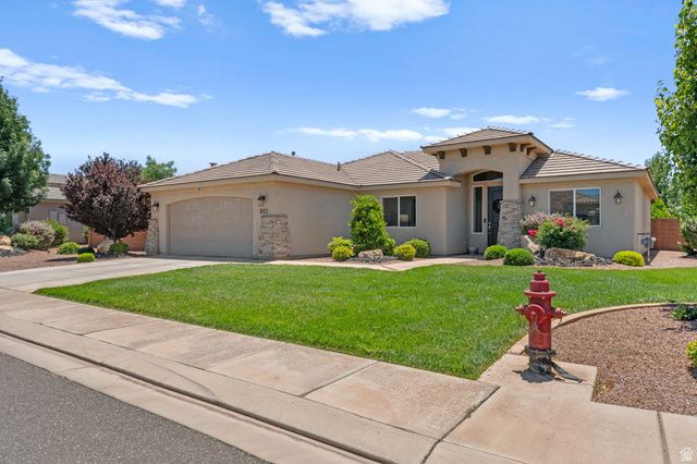 902 E 3950 S, Washington, UT 84780