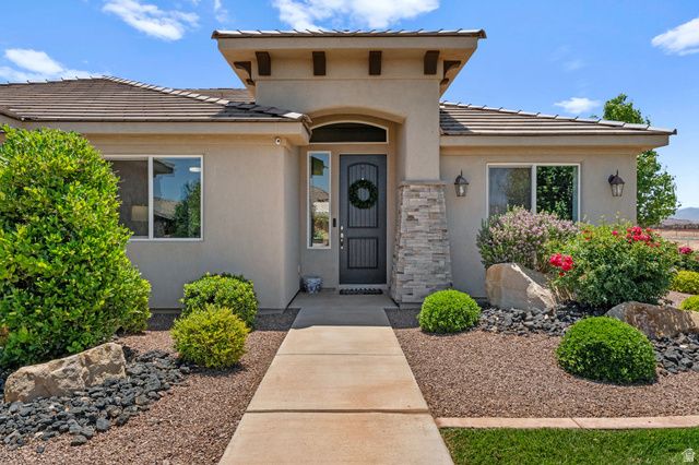 902 E 3950 S, Washington, UT 84780