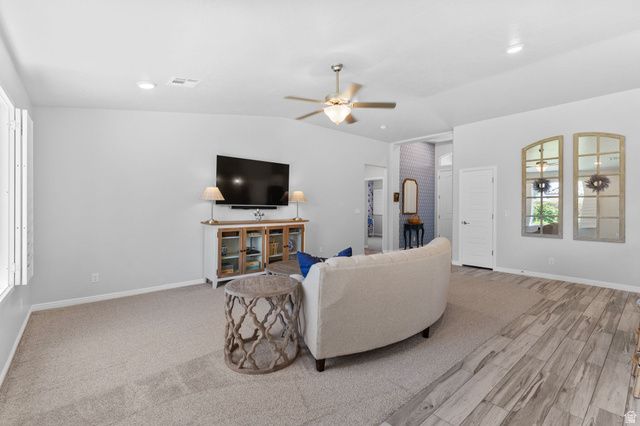 902 E 3950 S, Washington, UT 84780