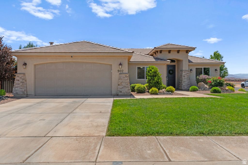 902 E 3950 S, Washington, UT 84780