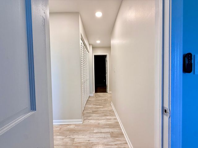 9355 Landings Lane 503, Des Plaines, IL 60016