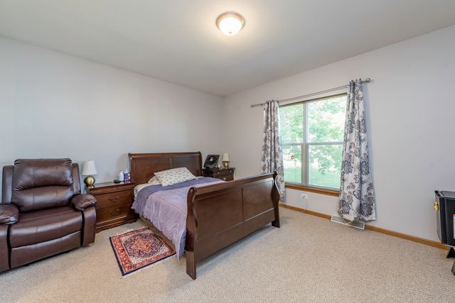 109 Hunter Court, Grayslake, IL 60030