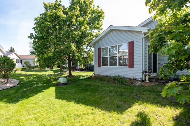 109 Hunter Court, Grayslake, IL 60030