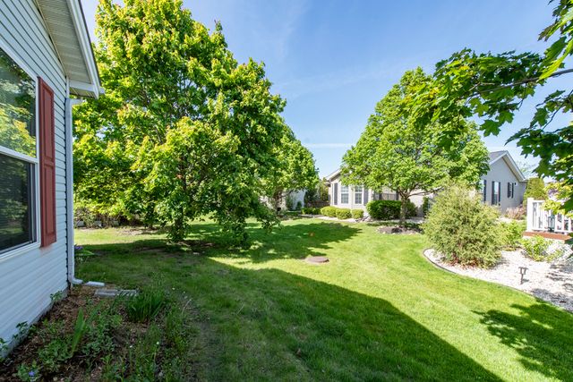 109 Hunter Court, Grayslake, IL 60030