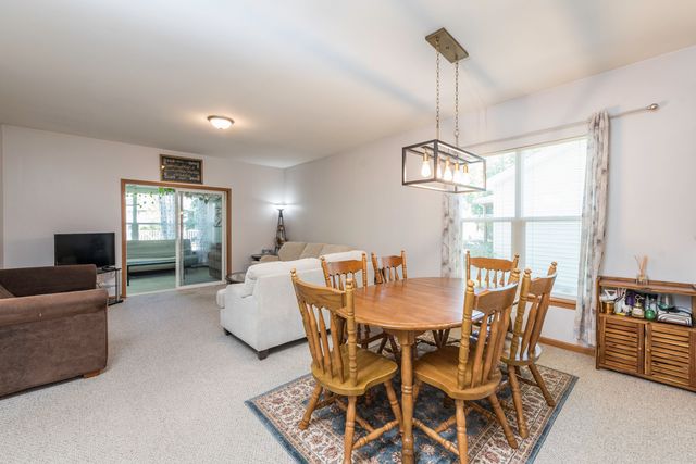 109 Hunter Court, Grayslake, IL 60030