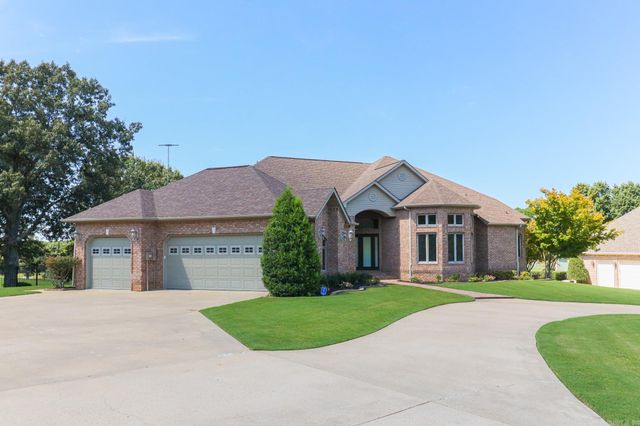 2911 Ridgepointe Drive, Jonesboro, AR 72404