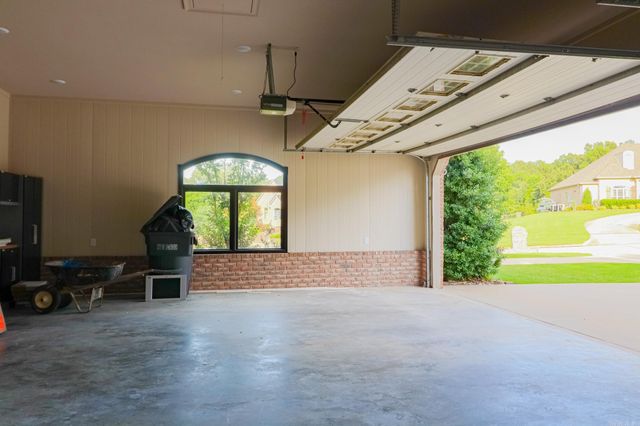 2911 Ridgepointe Drive, Jonesboro, AR 72404