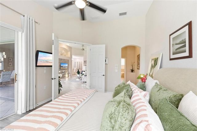 6822 Ascot DR 202, Naples, FL 34113