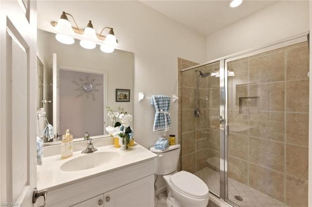 6822 Ascot DR 202, Naples, FL 34113