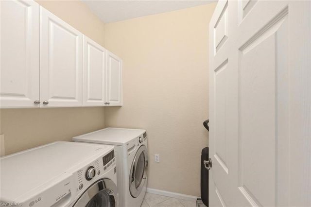 6822 Ascot DR 202, Naples, FL 34113