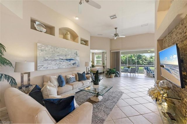 6822 Ascot DR 202, Naples, FL 34113