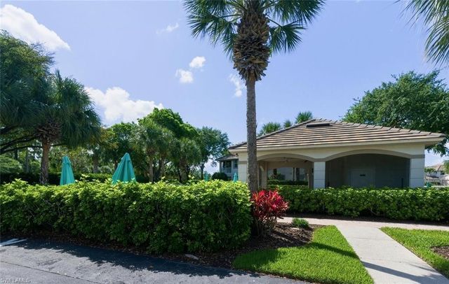 6822 Ascot DR 202, Naples, FL 34113