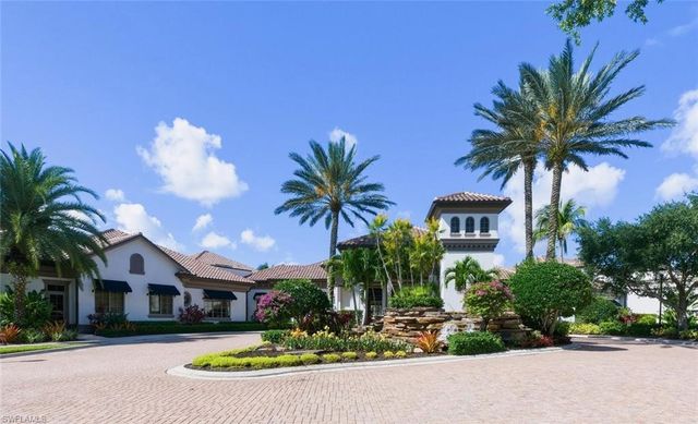 6822 Ascot DR 202, Naples, FL 34113