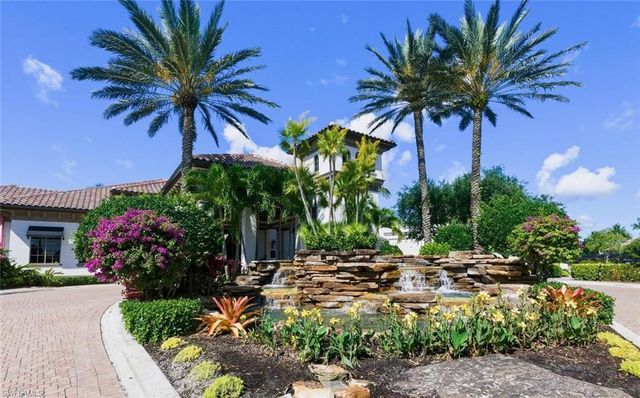 6822 Ascot DR 202, Naples, FL 34113
