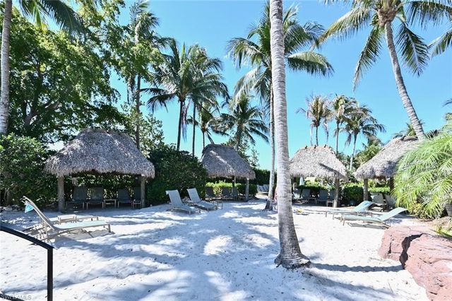 6822 Ascot DR 202, Naples, FL 34113