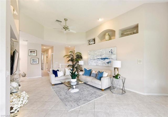 6822 Ascot DR 202, Naples, FL 34113