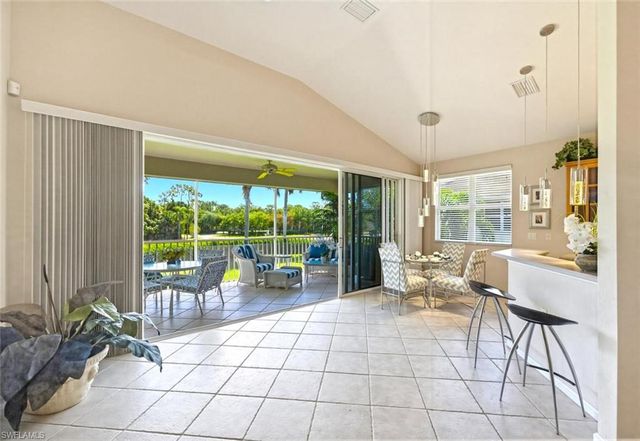 6822 Ascot DR 202, Naples, FL 34113