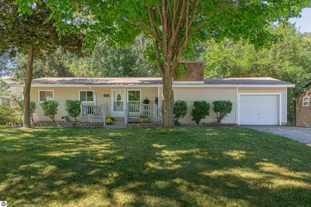 Image 1 of property listing at 1722 Stockman Road, Mt Pleasant, MI 48858