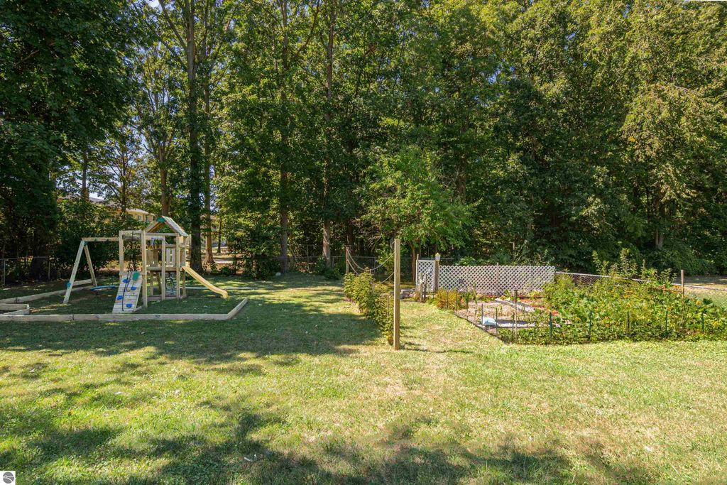 Image 22 of property listing at 1722 Stockman Road, Mt Pleasant, MI 48858