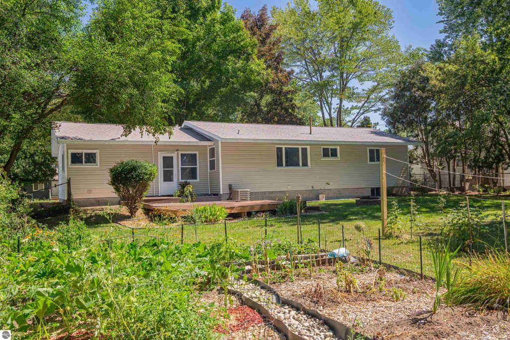 Image 23 of property listing at 1722 Stockman Road, Mt Pleasant, MI 48858