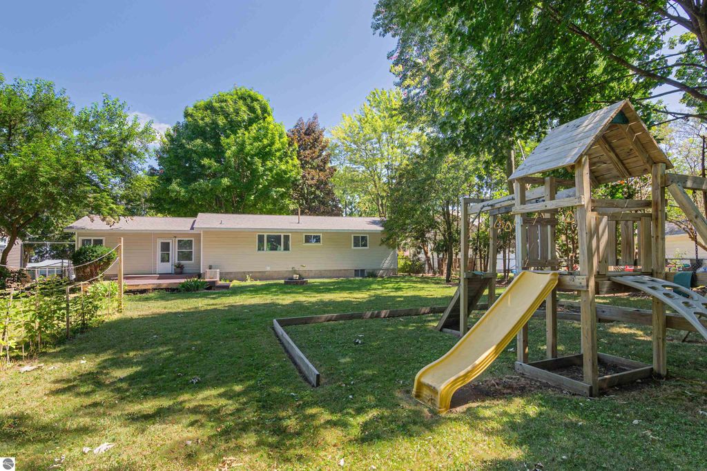 Image 24 of property listing at 1722 Stockman Road, Mt Pleasant, MI 48858