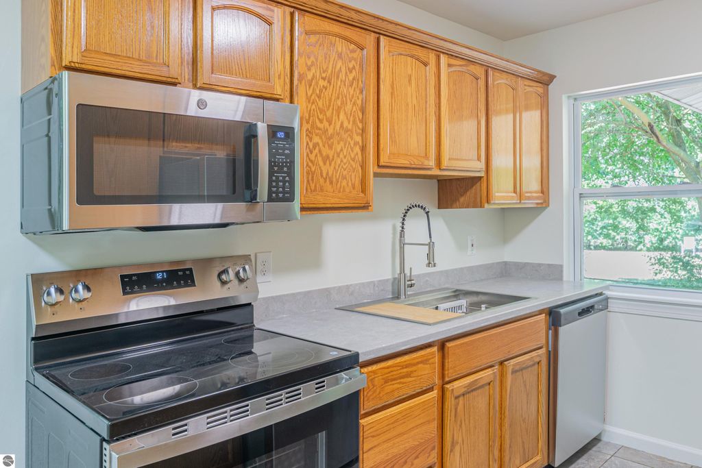 Image 4 of property listing at 1722 Stockman Road, Mt Pleasant, MI 48858