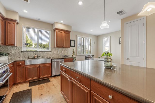 5590 Dublin Boulevard, Dublin, CA 94568