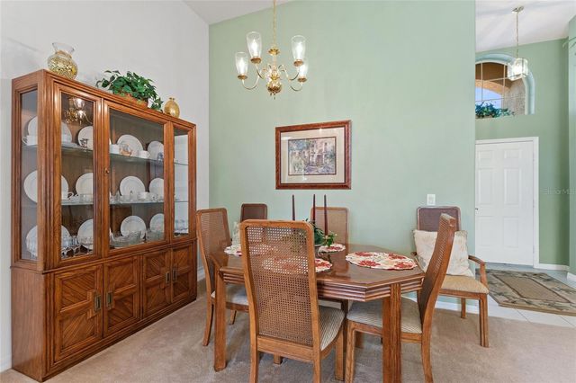 511 ROYAL PALM DR, Davenport, FL 33837