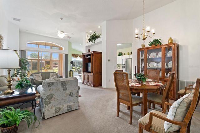 511 ROYAL PALM DR, Davenport, FL 33837