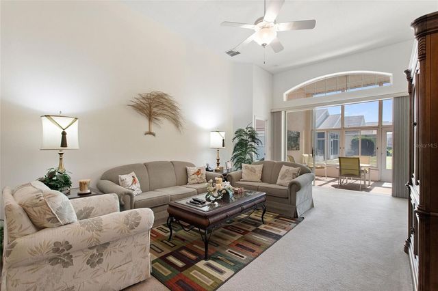 511 ROYAL PALM DR, Davenport, FL 33837