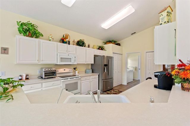 511 ROYAL PALM DR, Davenport, FL 33837