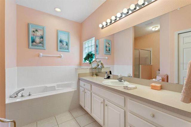 511 ROYAL PALM DR, Davenport, FL 33837