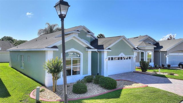 511 ROYAL PALM DR, Davenport, FL 33837