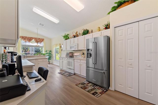 511 ROYAL PALM DR, Davenport, FL 33837