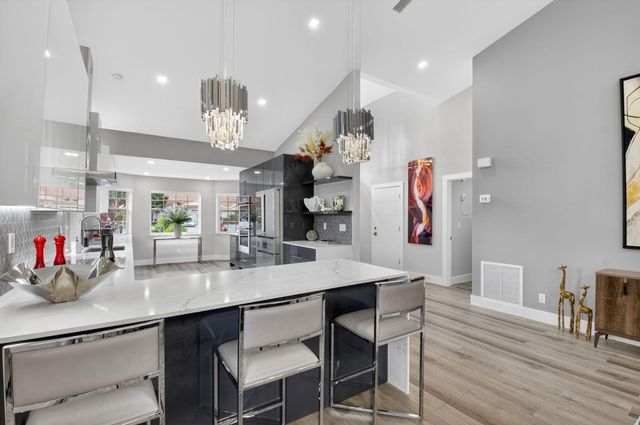 7921 Sandy Pointe Drive, Delray Beach, FL 33446