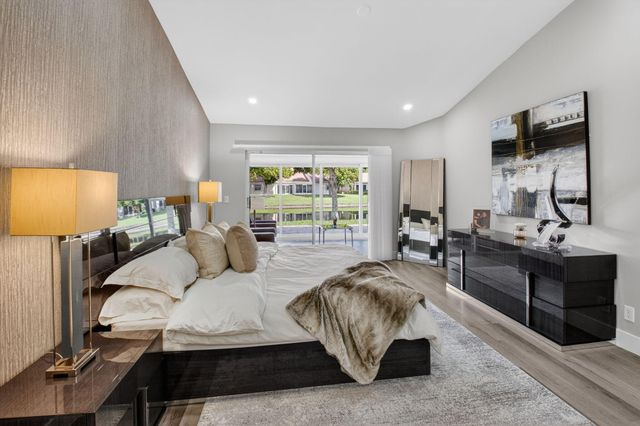 7921 Sandy Pointe Drive, Delray Beach, FL 33446