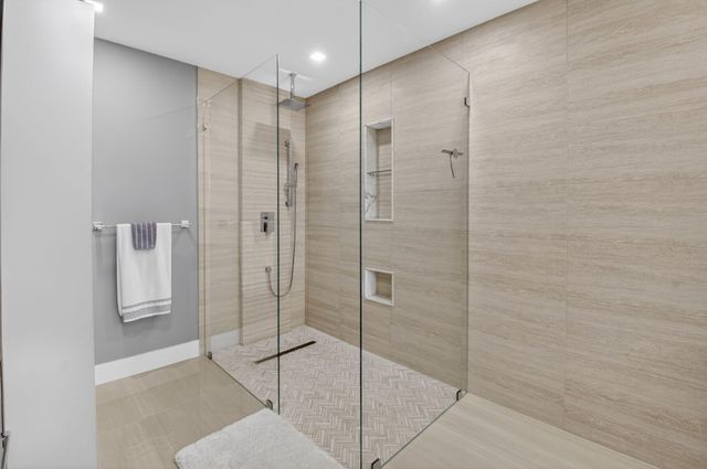 7921 Sandy Pointe Drive, Delray Beach, FL 33446