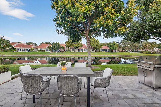 7921 Sandy Pointe Drive, Delray Beach, FL 33446