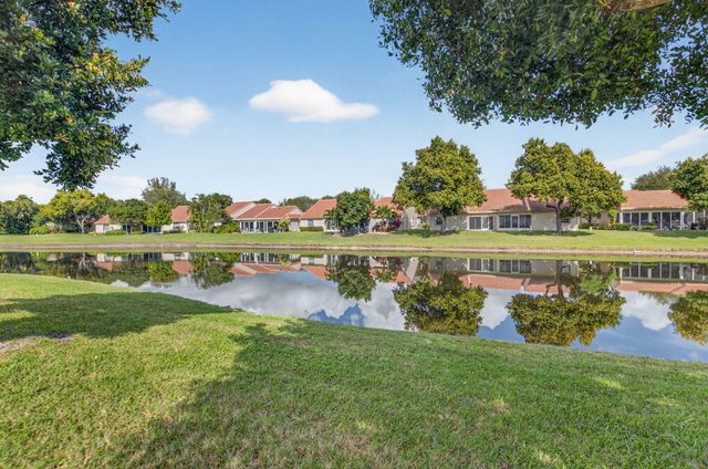 7921 Sandy Pointe Drive, Delray Beach, FL 33446