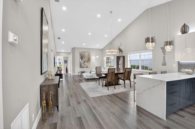 7921 Sandy Pointe Drive, Delray Beach, FL 33446