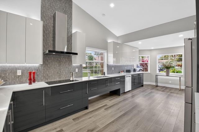 7921 Sandy Pointe Drive, Delray Beach, FL 33446