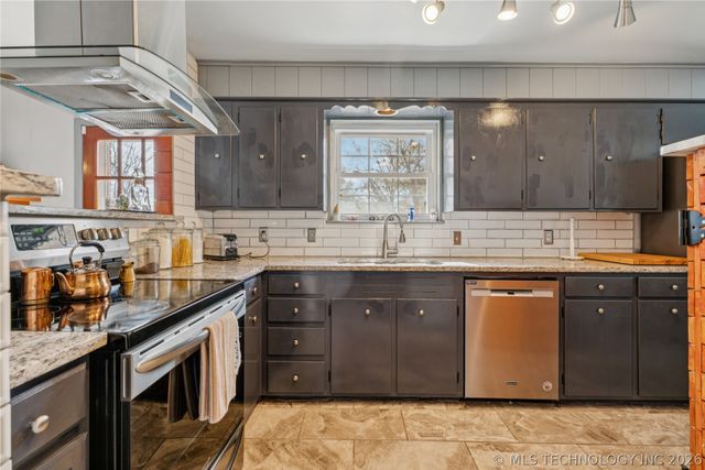 1758 E 61st Street, Tulsa, OK 74136