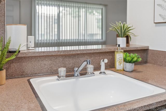 7455 S Yale Avenue 138, Tulsa, OK 74136