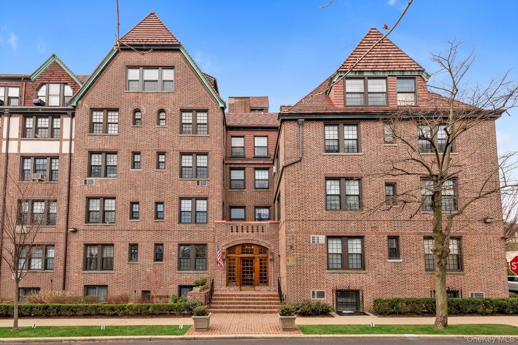6 Burns Street 318, Forest Hills, NY 11375