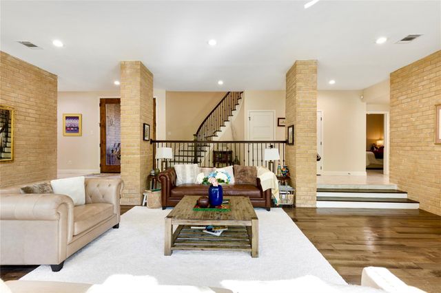 201 Vanderpool Lane 130, Houston, TX 77024