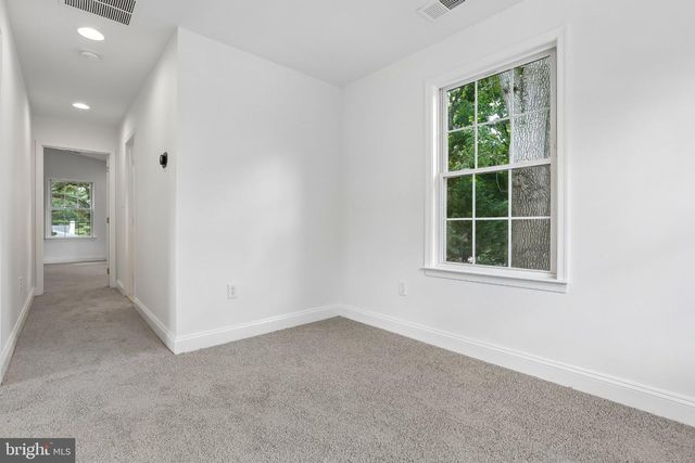 7736 WOODLAWN AVE, Pasadena, MD 21122