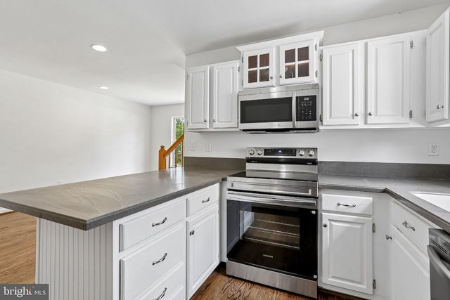 7736 WOODLAWN AVE, Pasadena, MD 21122