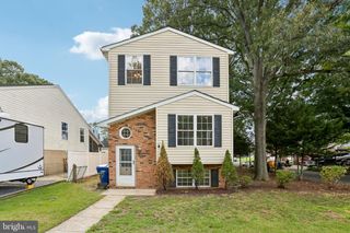 7736 WOODLAWN AVE, Pasadena, MD 21122