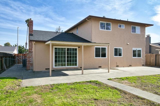 802 Tree Duck Way, Suisun City, CA 94585